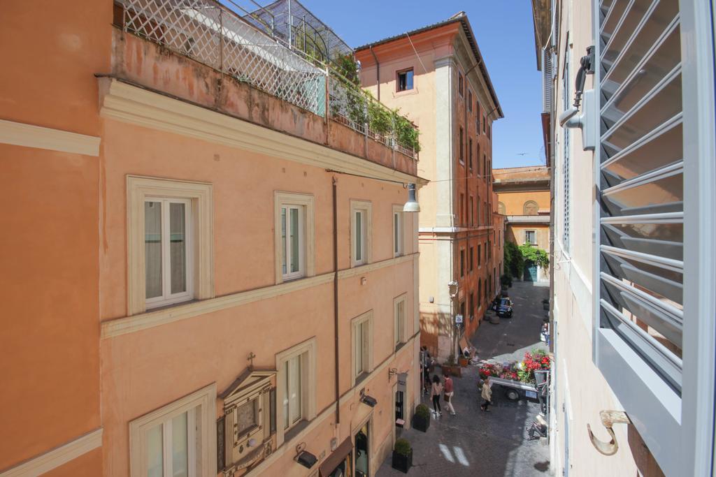 Living Rhome - Condotti Apartment Рим Экстерьер фото