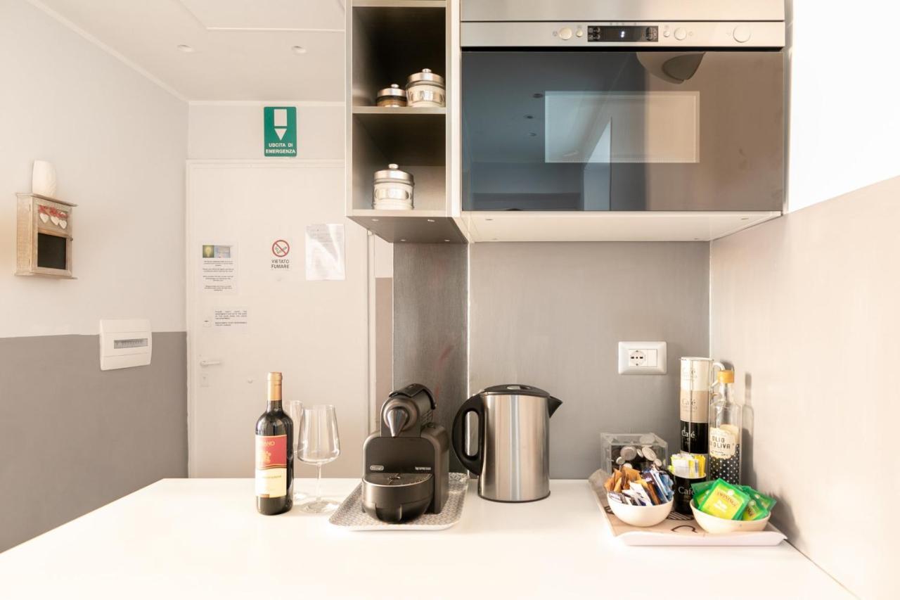 Living Rhome - Condotti Apartment Рим Экстерьер фото